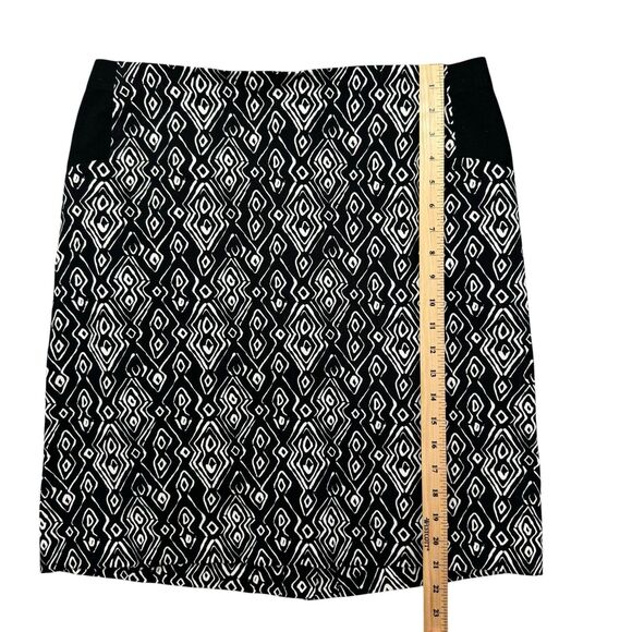 Chicos Skirt Womens 2 Large Black White A-Line Geometric Print Flat Front Preppy - Picture 4 of 8